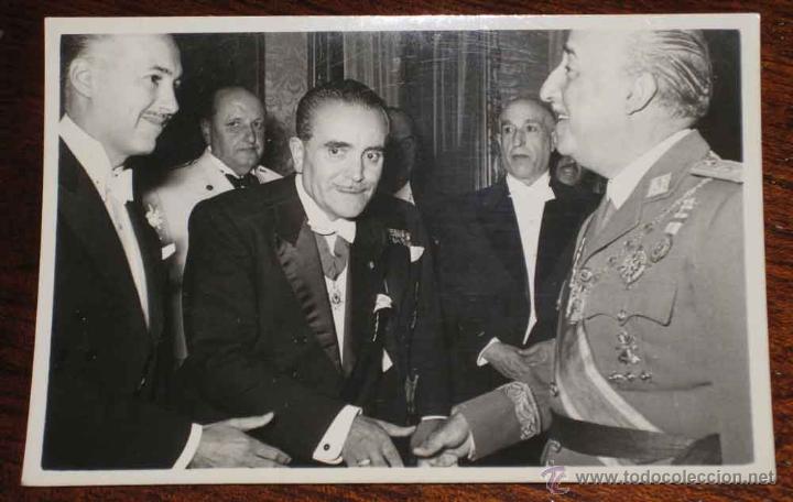 Militaria: FOTOGRAFIA DEL GENERALISIMO, FRANCO - ESCRITA POR EL REVERSO - TAMA&Ntilde;O POSTAL.