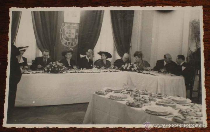 Military Antiques: FOTOGRAFIA DEALTOS CARGOS EN CENA CELEBRADA POR EL CONSULADO DE PORTUGAL - ESCRITA POR EL REVERSO -