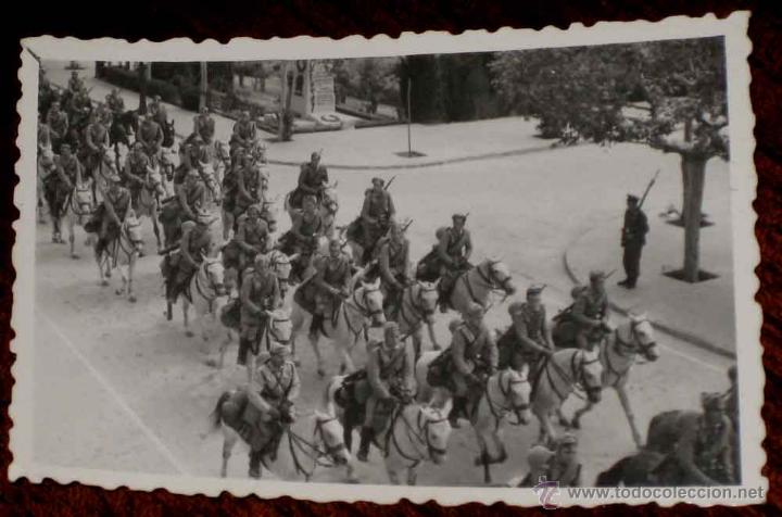 Military Antiques: ANTIGUA FOTOGRAFIA MILITAR DE CABALLERIA - MIDE 8,5 X 5,8 CMS.