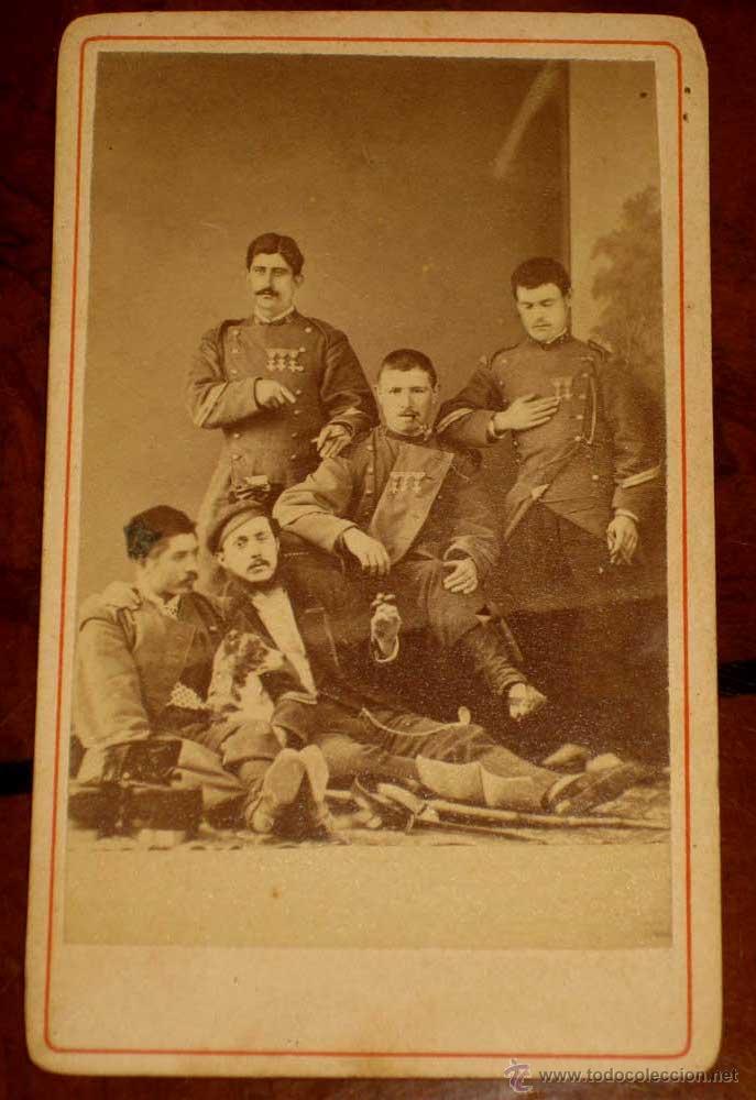 Militaria: ANTIGUA FOTOGRAFIA ALBUMINA DE MILITARES ESPA&Ntilde;OLES CONDECORADOS 1860-70 APROXIMADAMENTE . MIDE 10,5