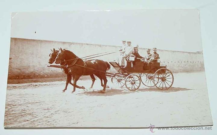 Military Antiques: ANTIGUA FOTOGRAFIA ALBUMINA DE CARRO DE CABALLOS CON OFICIALES ESPA&Ntilde;OLES - MIDE 10,5 X 7 CMS.