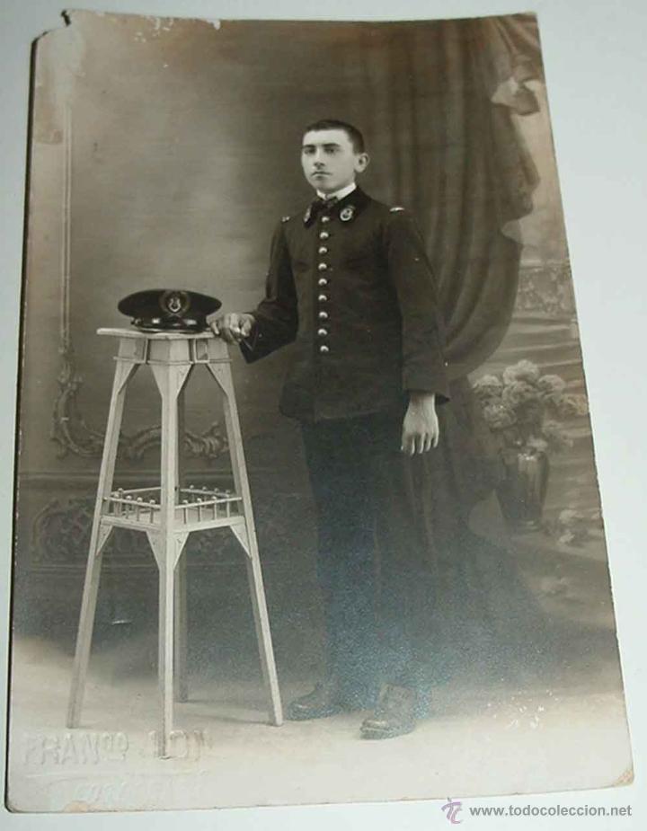 Military Antiques: ANTIGUA FOTO POSTAL DE MIEMBRO DE BANDA DE MUSICA - NO CIRCULADA.