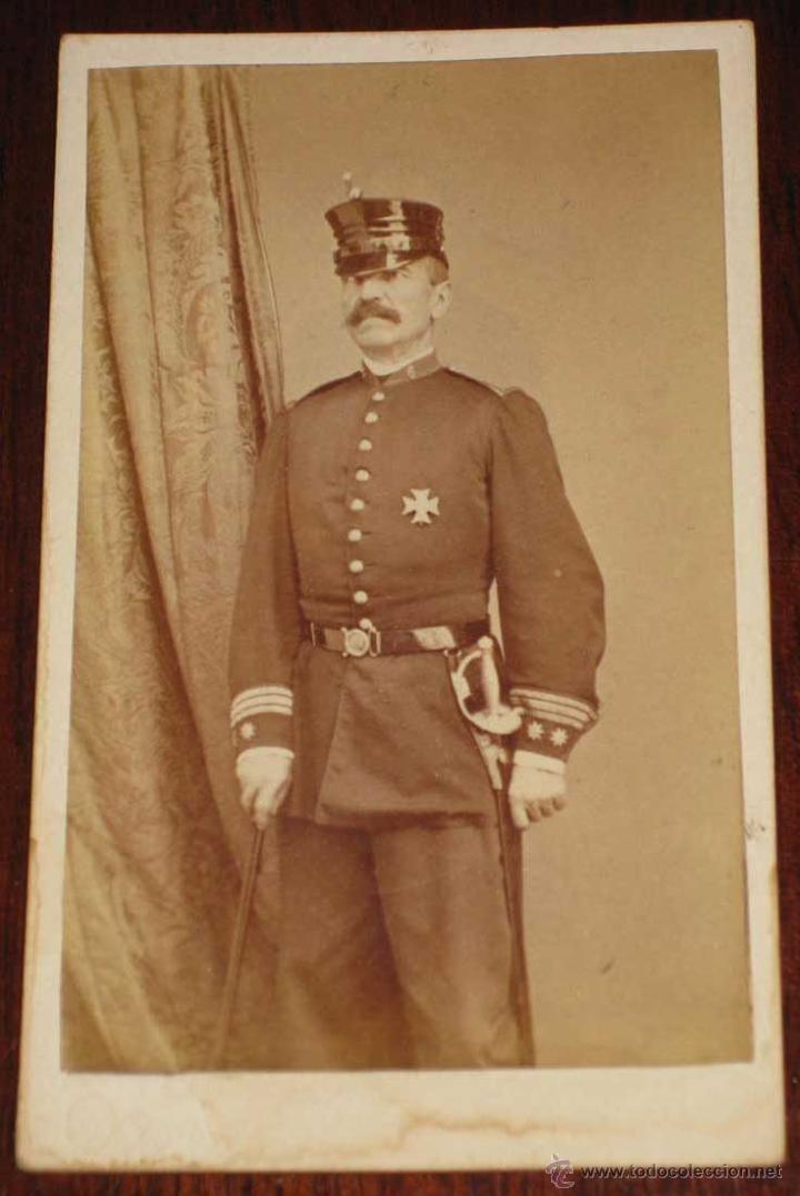 Militaria: ANTIGUA FOTOGRAFIA ALBUMINA DE MILITAR ESPA&Ntilde;OL - MIDE 10,5 X 6 CMS - FOTO DE JOAQUIN MASAGUER, GERON