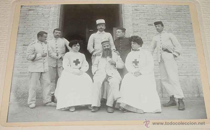 Militaria: ANTIGUA FOTOGRAFIA DE OFICIALES Y ENFERMERAS DE LA CRUZ ROJA DEL HOSPITAL DE CABA&Ntilde;AL (CABANYAL) - VA