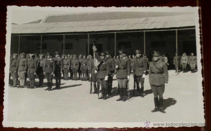 Military Antiques: ANTIGUA FOTO POSTAL DEL CUARTEL DE TETUAN - TROPA - NO CIRCULADA.