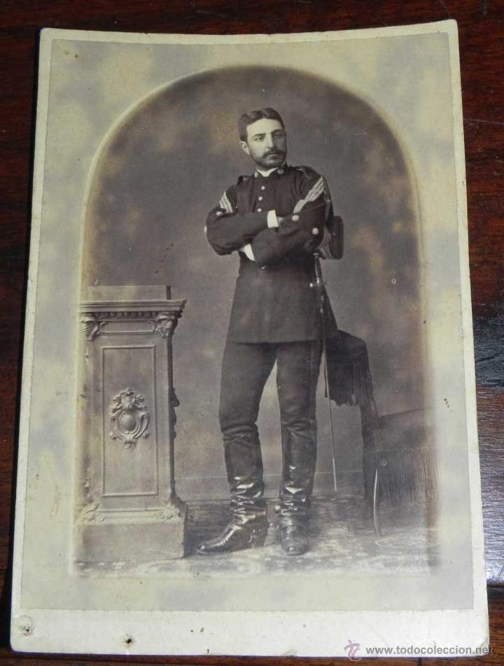 Militaria: ANTIGUA FOTOGRAFIA ALBUMINA DE OFICIAL DEL EJERCITO ESPA&Ntilde;OL - MIDE 15 X 10,5 CMS - FOTO SANCHEZ E YB
