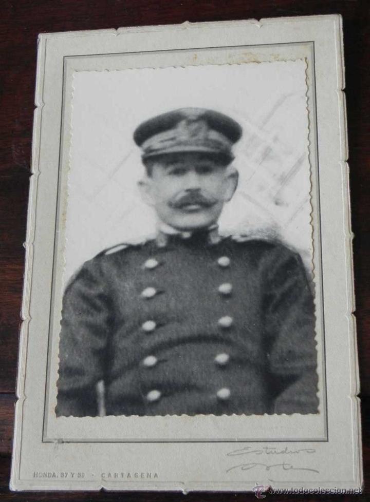 Militaria: ANTIGUA FOTOGRAFIA ARTISTICA DE MILITAR ESPA&Ntilde;OL - CARTAGENA - MIDE 17 X 11,5 CMS.