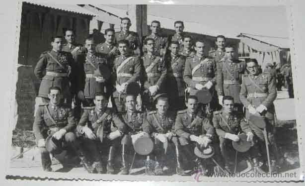 Military Antiques: ANTIGUA FOTOGRAFIA DE MILITARES DE LA ACADEMIA DE INFANTERIA DE TOLEDO EN 1945 - FOTO RODRIGUEZ - MI