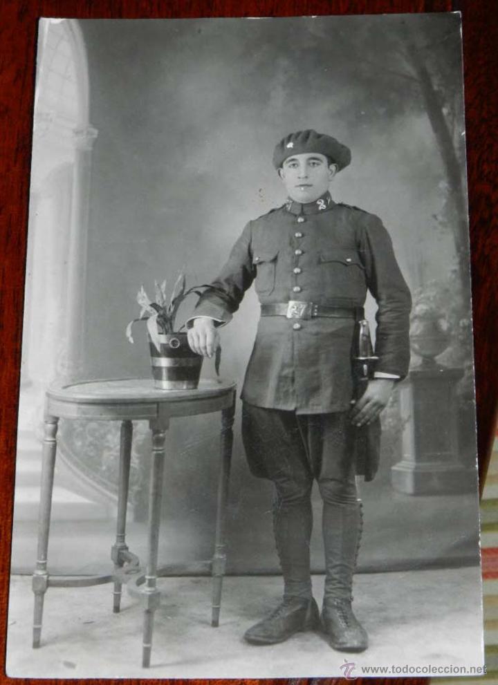 Militaria: ANTIGUA FOTOGRAFIA DE MILITAR DEL REGIMIENTO 27, TAMA&Ntilde;O POSTAL.