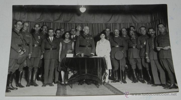 Militaria: antigua fotografia de la inaguracion del nuevo domicilio del casino militar de clases, calle gran vi
