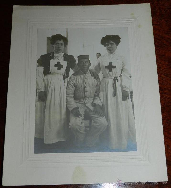 Military Antiques: ANTIGUA FOTOGRAFIA DE LAS ENFERMERAS DE LA CRUZ ROJA Y HERIDO EN EL HOSPITAL DE CABA&Ntilde;AL (CABANYAL) -