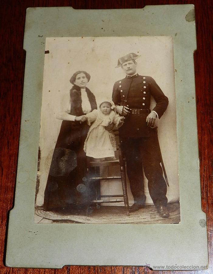 Militaria: ANTIGUA FOTOGRAFIA ALBUMINA DE GUARDIA CIVIL, DEL REGIMIENTO NUMERO 2, EPOCA ALFONSO XIII, A&Ntilde;O 1912,