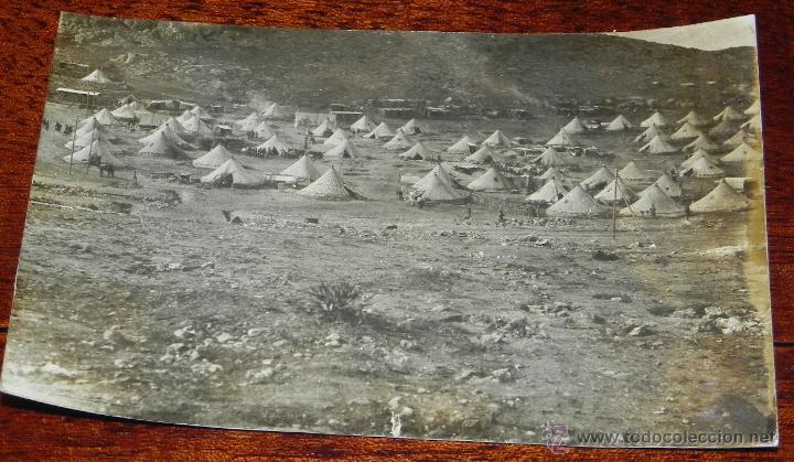 Militaria: FFOTO POSTAL DE EL CAMPAMENTO MILITAR EN CALA DEL QUEMADO, ALHUCEMAS, MARRUECOS, GUERRA DEL RIF, ESC