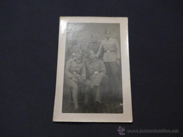 Military Antiques: Antigua fotografia de militares espa&ntilde;oles con gorrillo, 1942