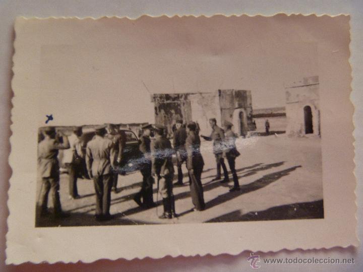 Militaria: PROTECTORADO : VISITA DEL GENERAL YAG&Uuml;E AL CAMPAMENTO TIFASORT