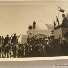 Militaria: FOTO DE DESFILE TROPAS NOMADAS INDIGENAS EN CAMELLO. EL AAIUN ( SAHARA ), 1966 .... 11,5 X 18 CM .