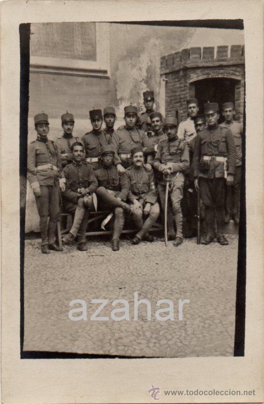 Militaria: POSTAL FOTOGRAFICA, MILITARES ANTE UNA GARITA, PRECIOSA