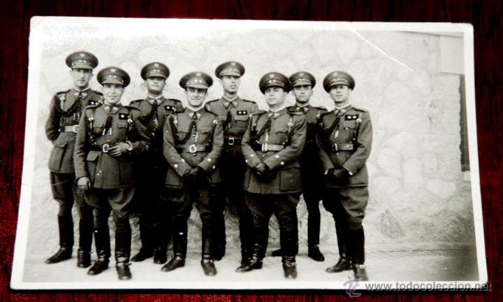 Militaria: FOTOGRAFIA DE OFICIALES, A&Ntilde;OS 40, MIDE 8,8 X 6,6 CMS.