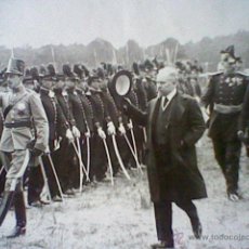 Militaria: FOTOGRAFIA REY ALFONSO XIII PASANDO REVISTA A MILITARES TROPAS EN PARIS LEER 18 X 12,50 CMS 
