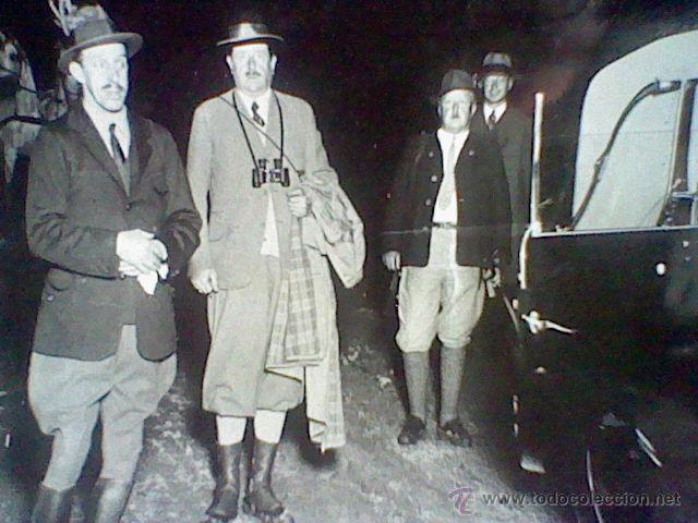 Militaria: fotografia rey Alfonso XIII 1931 en destierro viaje a checoslovaquia  leer 18 x 13 cms