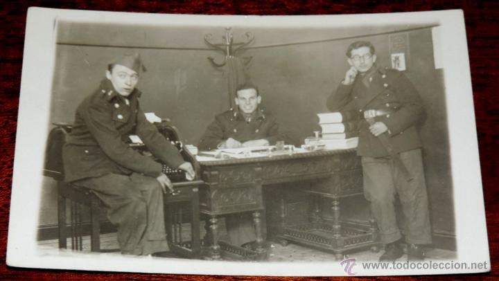 Military Antiques: FOTOGRAFIA DE MILITARES DE INGENIEROS EN EL PARQUE DE AUTOMOVILES, 1933 REPUBLICA ESPA&Ntilde;OLA,
