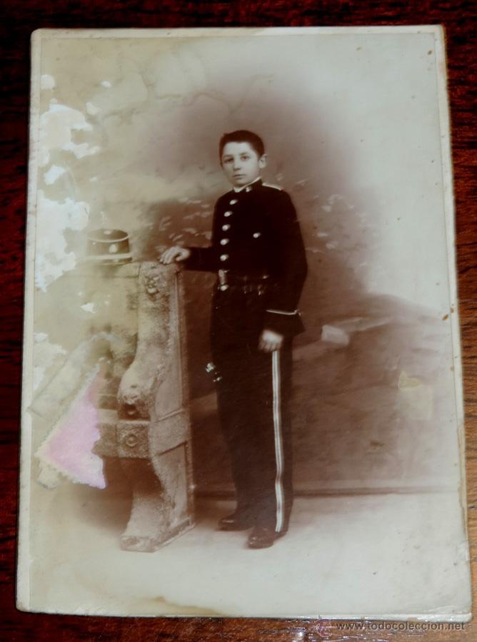 Militaria: FOTOGRAFIA ALBUMINA DE CADETE, SIGLO XIX, FOTOGRAFIA DE ALBERTO MURO de Calahorra, mide 14,7 x 10,4
