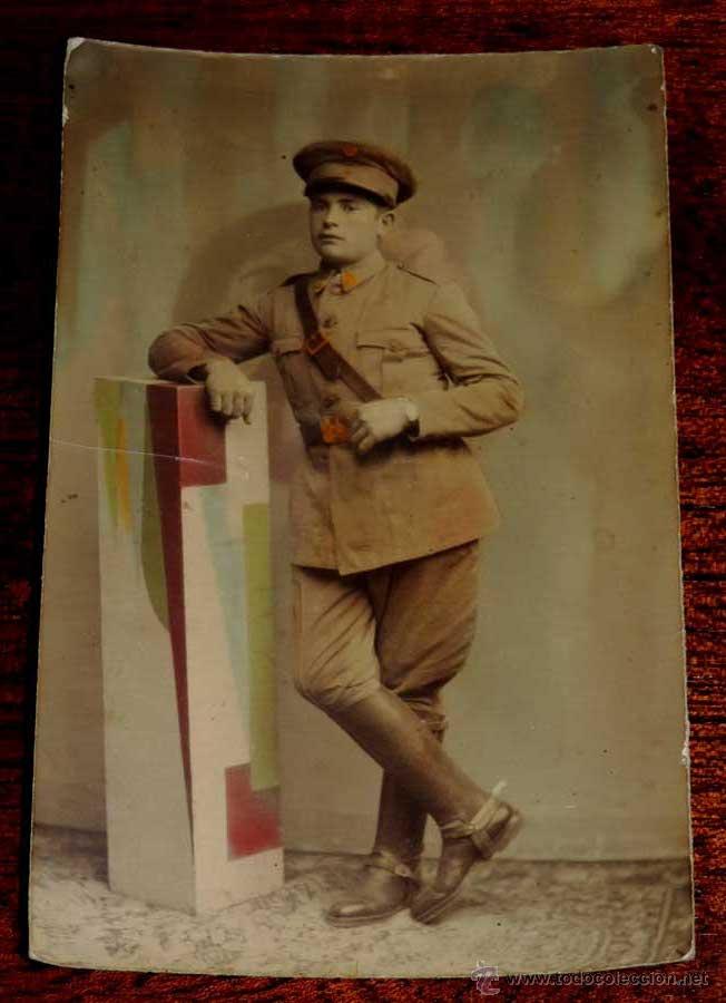 Militaria: FOTOGRAFIA COLOREADA DE MILITAR DEL REGIMIENTO DE CABALLERIA NUM. 7, TAMA&Ntilde;O POSTAL, EN LA GORRA SE V