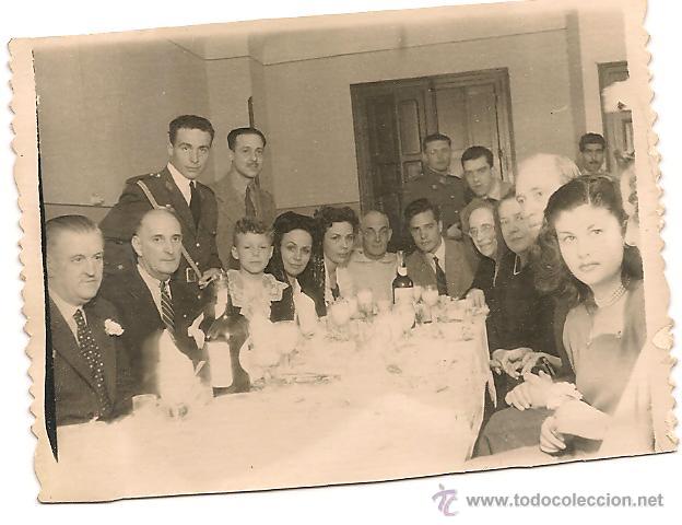 Militaria: ALF&Eacute;REZ ESPA&Ntilde;OL DEL EJ&Eacute;RCITO DEL AIRE EN FECHA A&Ntilde;O 1946 REUNIDO CON FAMILIA