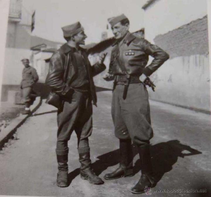 Military Antiques: FOTOGRAFIA DE OFICIALES ESPA&Ntilde;OLES, MIDE 8,5 X 6 CMS.