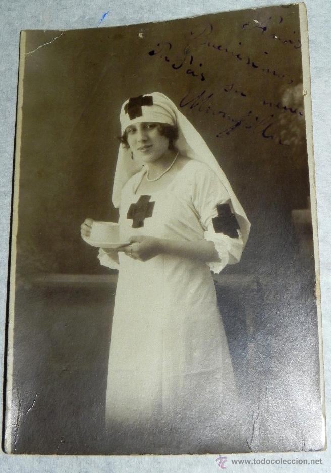 Militaria: FOTO POSTAL DE ENFERMERA DE LA CRUZ ROJA, CON DEDICATORIA Y FIRMA MANUSCRITA, MIDE 12 X 8,5 CMS, FOT
