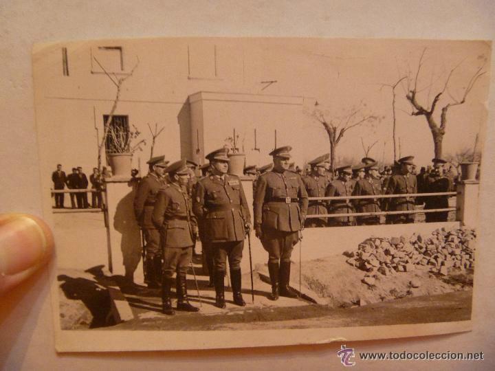 Militaria: GENERAL ( PARCHE DIVISION SOMOSIERRA?) Y OFICIALES ( UNO PARCHE DIVISION AZUL) . 9 x 13 cm