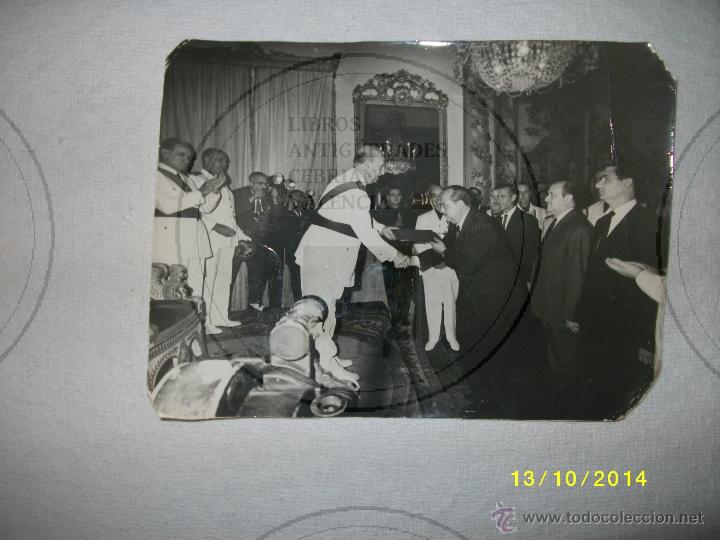 Militaria: FRANCO ENTREGA DIPLOMA A DON VICENTE FERRYS