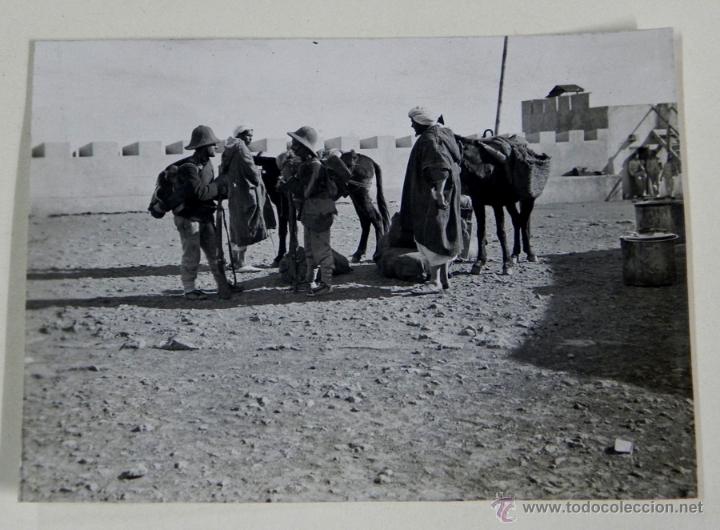 Militaria: FOTOGRAFIA ORIGINAL E INEDITA DE LA GUERRA DEL RIF, VENDEDORES MOROS EN LA POSICION DE ISHAFEN, REAL