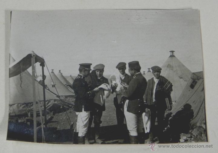 Military Antiques: FOTOGRAFIA DE LA GUERRA DEL RIF, OFICIALES EN EL CAMPAMENTO, FOTOGRAFIA ZEGRI, MIDE 5,7 X 4 CMS. El