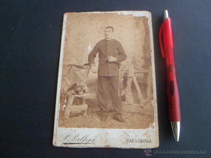 Militaria: FOTO MILITAR FUMANDO UN PURO - ESPA&Ntilde;OL CON SABLE - TARJETA VISITA - FOTO PALLEJA - SIGLO XVIII