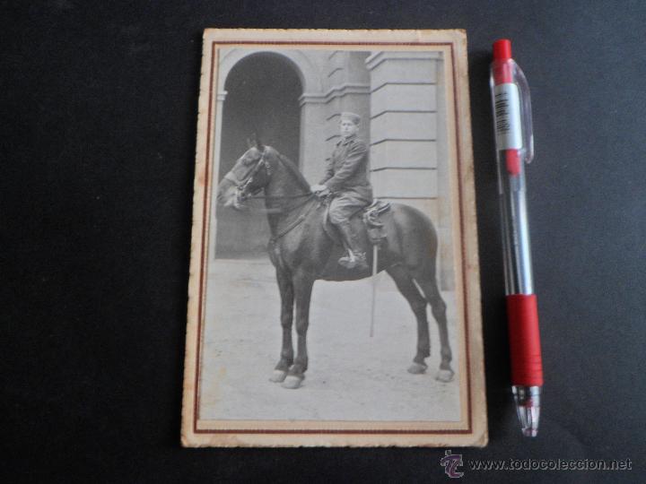 Militaria: FOTOGRAFIA MILITAR, CON SABLE , FOTO A CABALLO , ORIGINAL