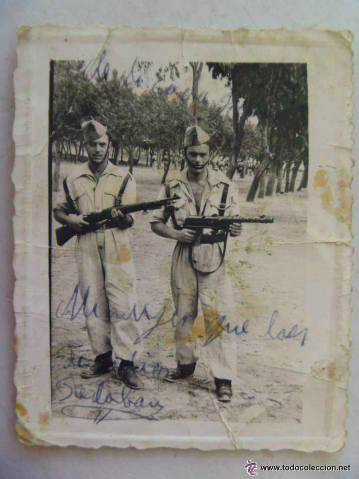 Militaria: LA LEGION : DOS LEGIONARIOS ARMADOS : UNO CON MAUSER Y EL OTRO CON SUBFUSIL Z45