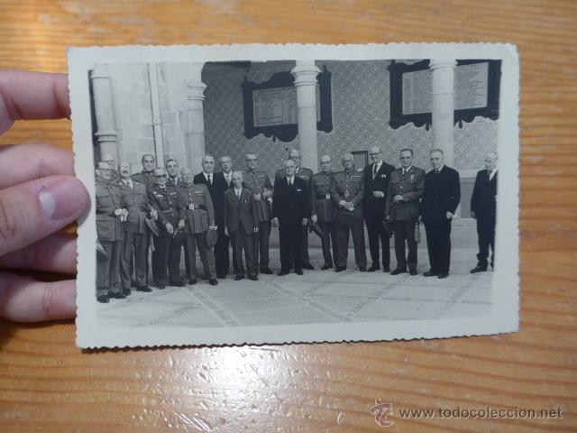 Militaria: Antigua fotografia de militares espa&ntilde;oles, varios son general, uno de aviacion.