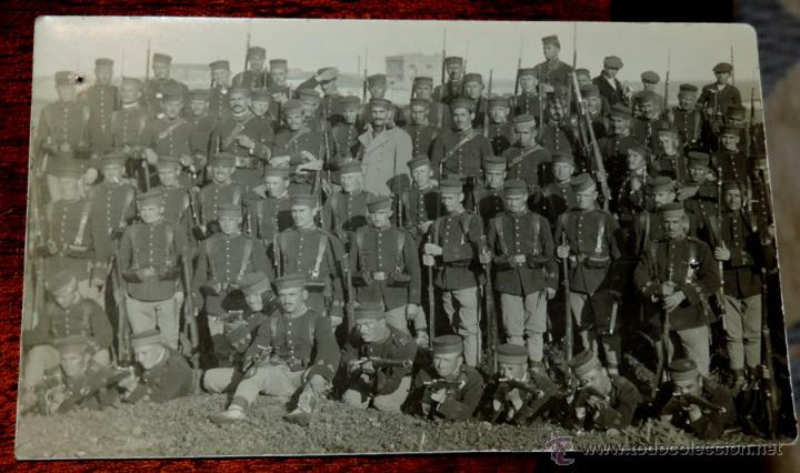 Militaria: FOTOGRAFIA DE REGIMIENTO DE CAZADORES INFANTERIA, CON GORRO PANADERO, TAMA&Ntilde;O POSTAL, ESCRITA POR EL
