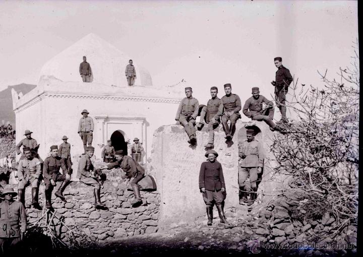 Military Antiques: FOTOGRAFIA DE CRISTAL NEGATIVO DE MILITARES EN MARRUECOS 1914 APROXIMADAMENTE, MIDE 14,8 X 10 CMS. A