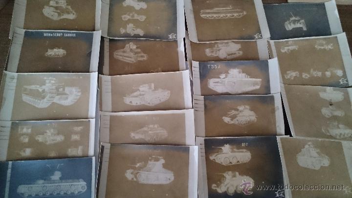 Militaria: LOTE DE 19 FOTOGRAF&Iacute;AS DE TANQUES CARROS DE COMBATE. MEDIDAS 14 X 9