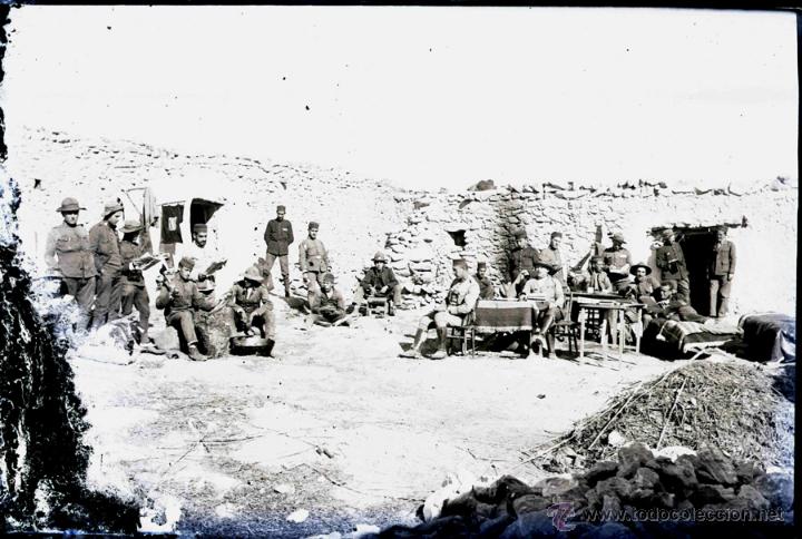 Military Antiques: FOTOGRAFIA DE CRISTAL NEGATIVO DE MILITARES EN MARRUECOS 1910 APROXIMADAMENTE, MIDE 14,8 X 10 CMS. A