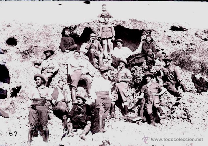 Military Antiques: FOTOGRAFIA DE CRISTAL NEGATIVO DE MILITARES EN MARRUECOS 1910 APROXIMADAMENTE, MIDE 14,8 X 10 CMS. A