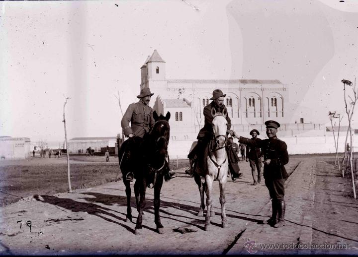Military Antiques: FOTOGRAFIA DE CRISTAL NEGATIVO DE MILITARES EN MARRUECOS 1910 APROXIMADAMENTE, MIDE 14,8 X 10 CMS. A