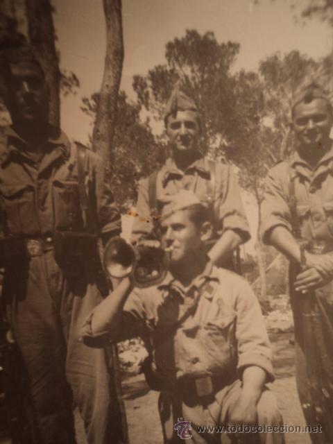Militaria: ANTIGUA FOTOGRAFIA MILITAR A&Ntilde;OS 50 TROMPETA, ARMA ARMAS FUSIL