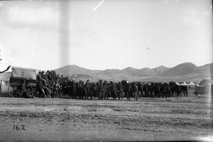 Militaria: FOTOGRAFIA DE CRISTAL NEGATIVO DE LA GUERRA DEL RIF, MILITARES EN MARRUECOS 1910 APROXIMADAMENTE, MI