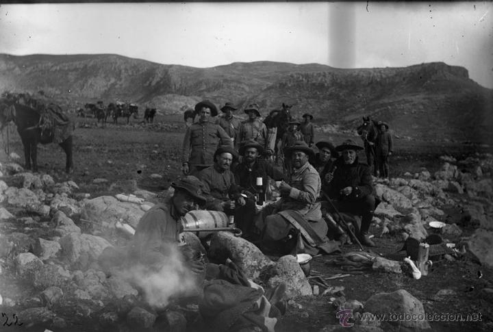 Militaria: FOTOGRAFIA DE CRISTAL NEGATIVO MILITARES EN LA GUERRA DEL RIF (MARRUECOS) 1912 APROXIMADAMENTE, MIDE