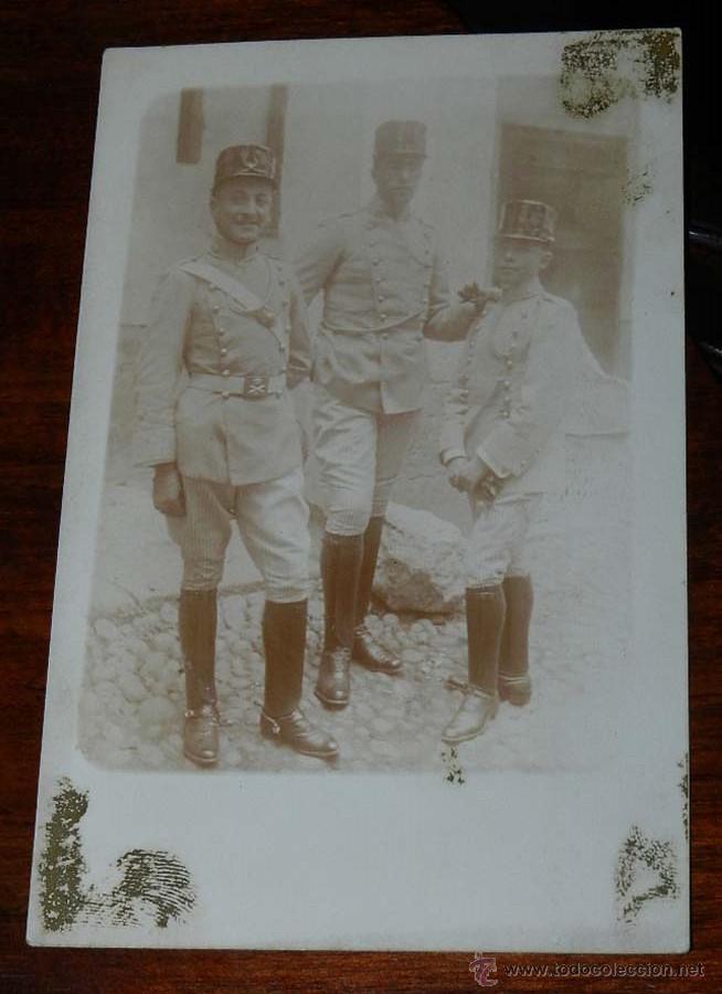 Militaria: FOTOGRAFIA DE MILITARES DE ARTILLERIA CON TRAJE DE RAYADILLO, TAMA&Ntilde;O POSTAL.