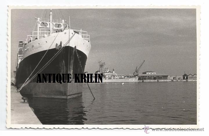 Militaria: PUERTO TARRAGONA .- DESTRUCTOR USS BACHE DD-470 .- CARGUERO VILLE DE MAJUNGA .-A&Ntilde;O 1954 AGOSTO