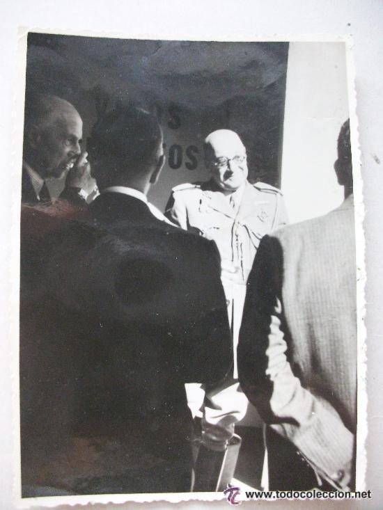 Militaria: FOTO ORIGINAL DEL GENERAL MOSCARD&Oacute; CON LAUREADA Y CORDON . DE TORRUELA, VILLAFRANCA
